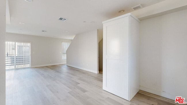 Building Photo - 307 Rosemont Ave