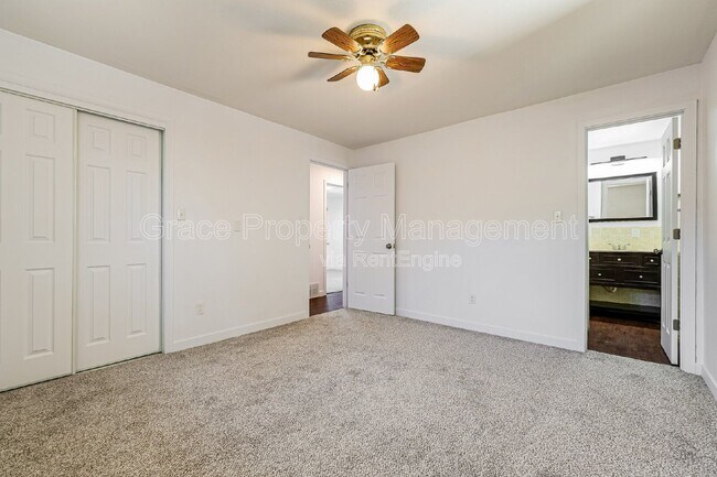 Building Photo - 287 Troy St