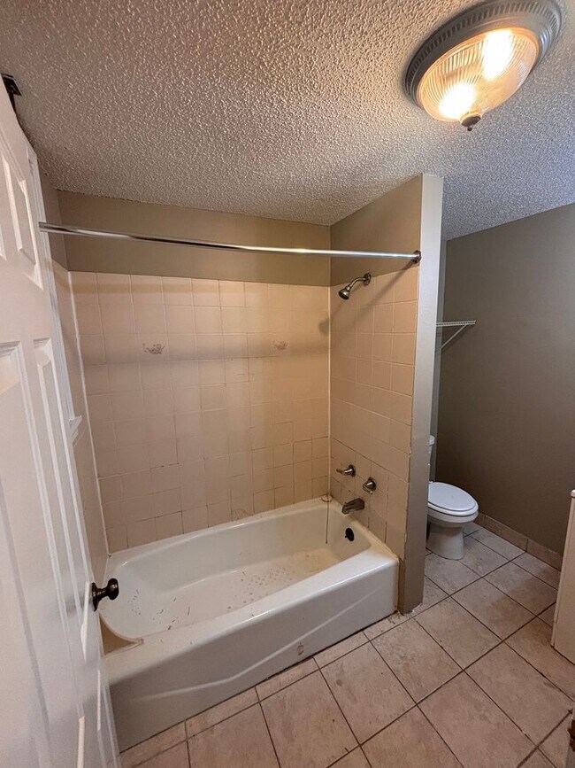 Building Photo - 880 Wilson Ave