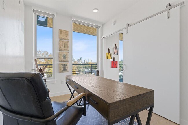 Building Photo - 1600 S 1st St