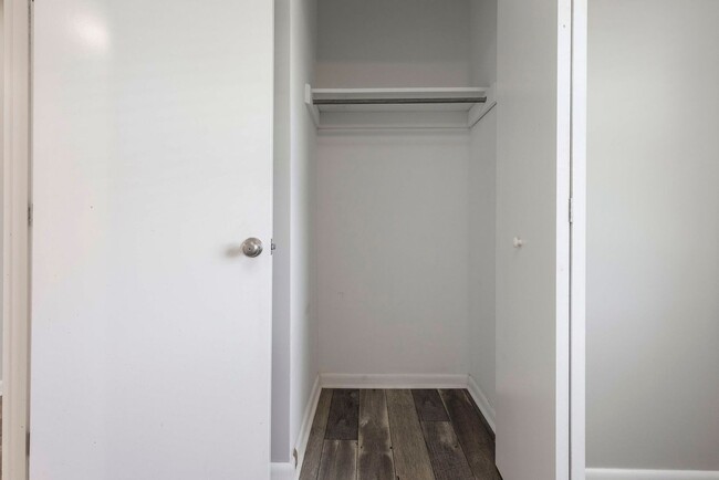 Building Photo - 8508 Westport Road (Briarwood/ East Louisv...