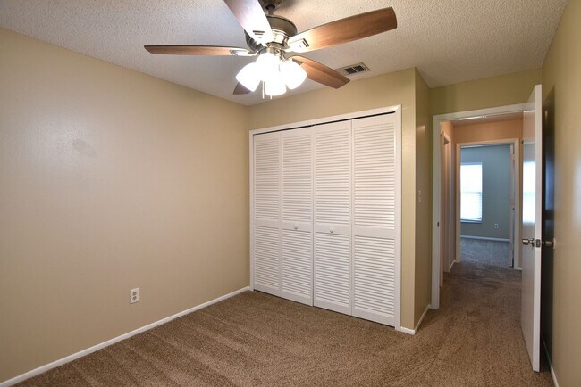 Building Photo - Water view 3/2 in Alafaya Woods. UPDATED k...