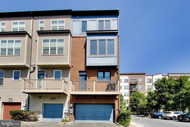 Building Photo - 5600 45th Ave