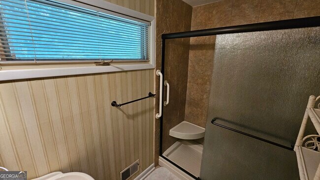 Building Photo - 810 Joy Dr