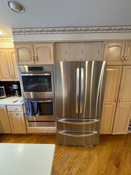 Double oven& Fridge - 130 Chews Landing Rd