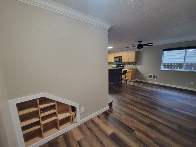 Building Photo - Exceptionally clean 3 bedroom, 1.5 bathroo...