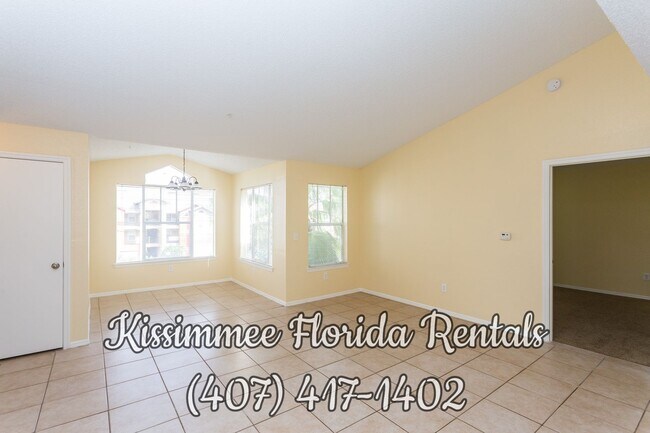 Building Photo - Beautiful third floor unit with 2 bedrooms...