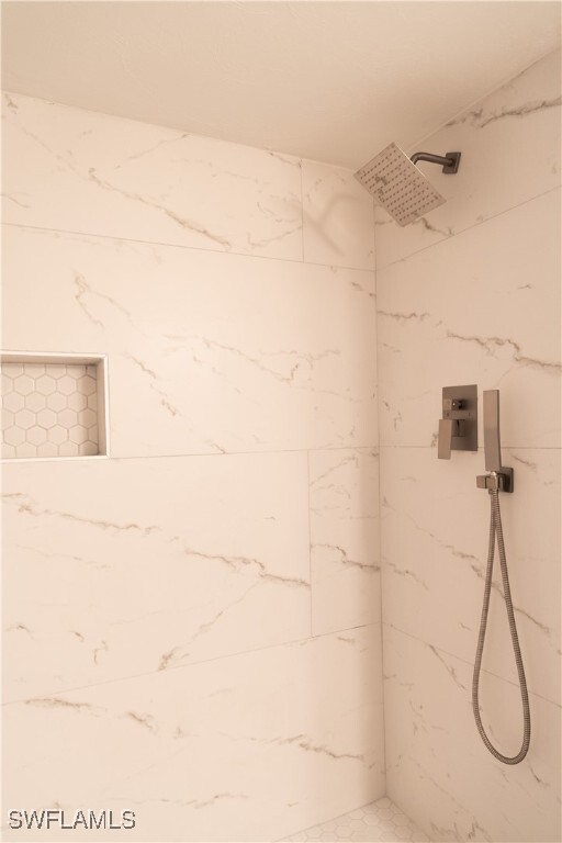 Building Photo - 2385 Naples Trace Cir