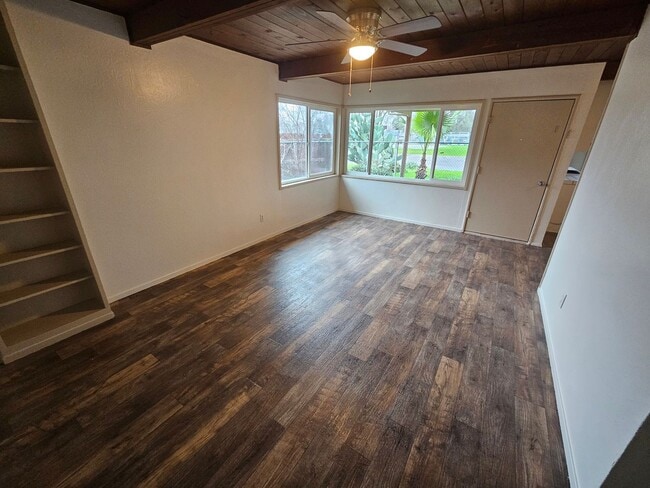 Building Photo - Spacious 4 Bedroom 2 Bath Home WITH BONUS ROOM for Rent!