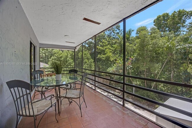 Building Photo - 139 N Bay Harbor Dr