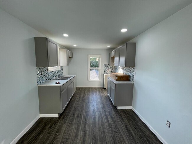 Primary Photo - 120 W Owens Ave