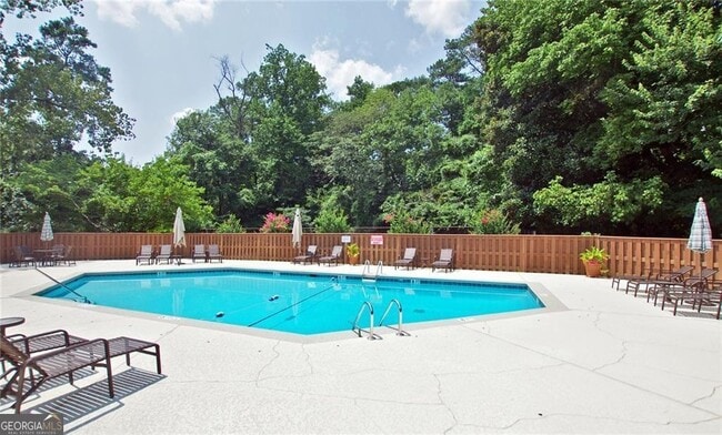 Building Photo - 302 Cedar Chase Cir NE