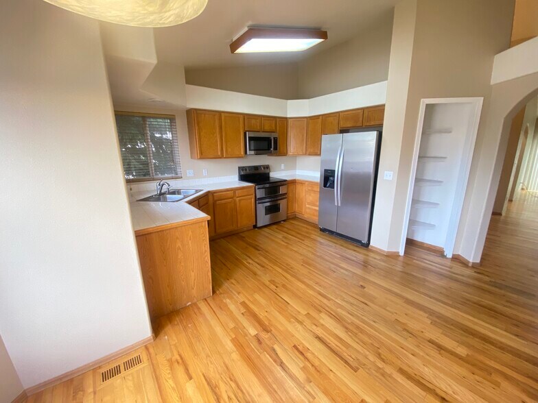 Building Photo - 1223 Gumwood Dr