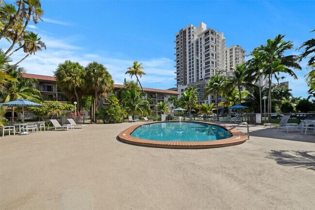 Building Photo - 8107 SW 72nd Ave