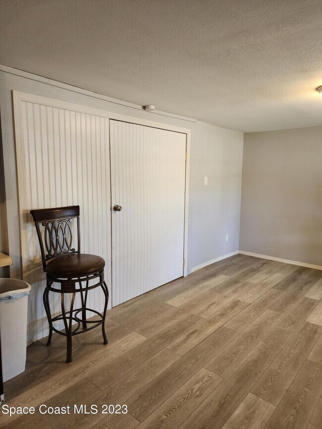 Building Photo - 388 Mac Arthur Cir-