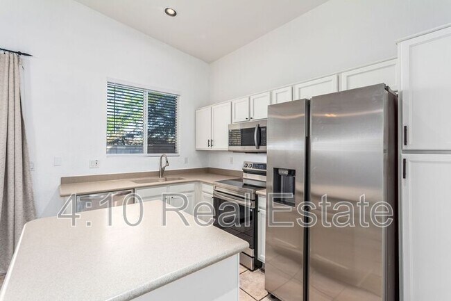 Building Photo - 31205 N 45th St