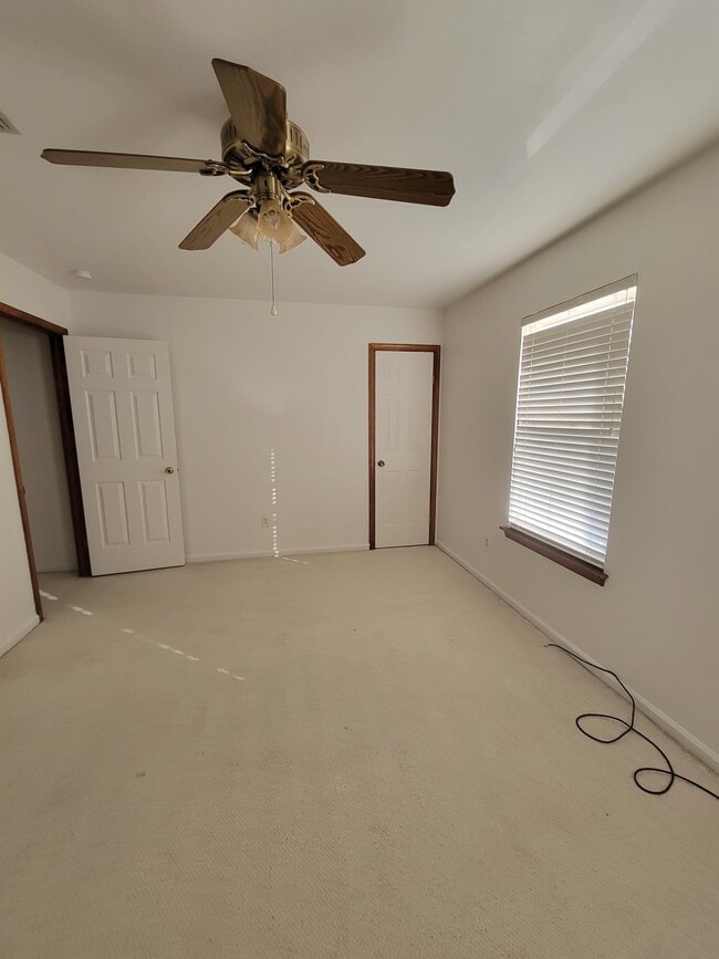 Building Photo - 1303 Snowflake Cir