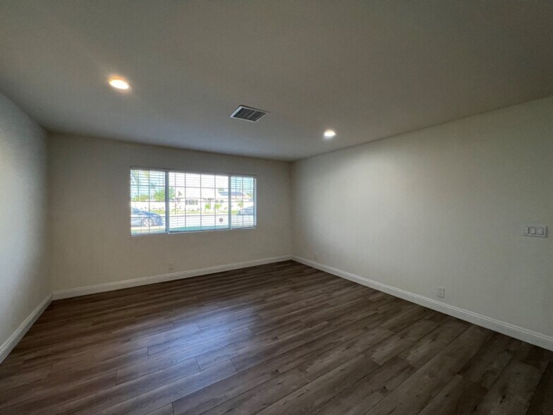 Building Photo - 9030 Ramona Ave