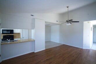 Building Photo - 2255 Donna Dr