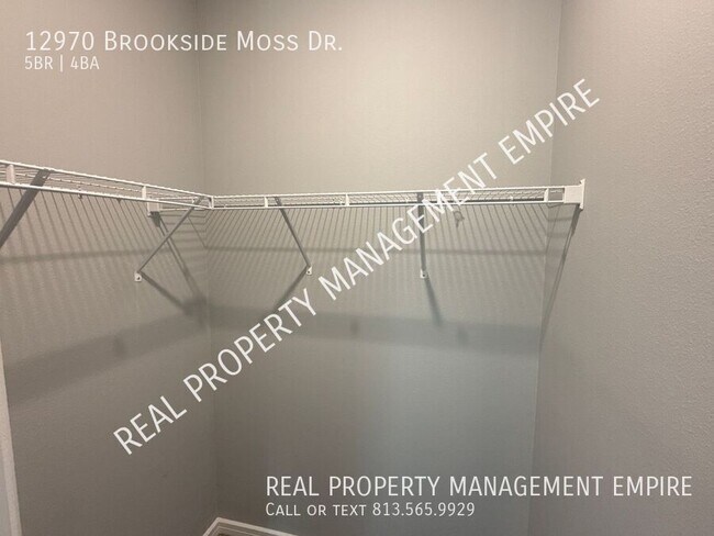 Building Photo - 12970 Brookside Moss Dr