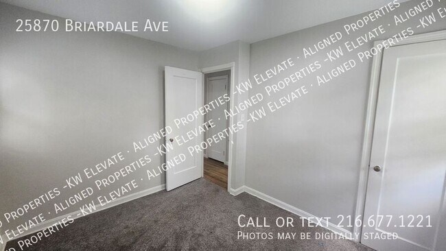 Building Photo - 25870 Briardale Ave