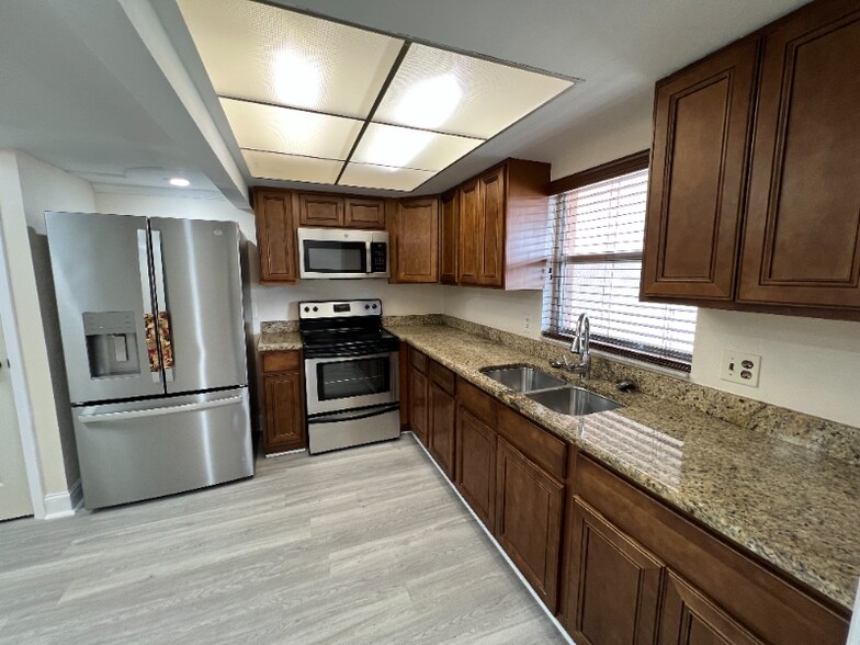 Building Photo - 1425 Orchid Ln