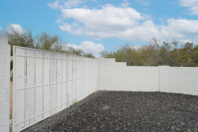 Building Photo - 8156 E Questa Rd