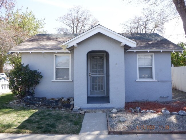 Building Photo - Charming home in Tehachapi - Move In Special: 1/2 off First Month's Rent!