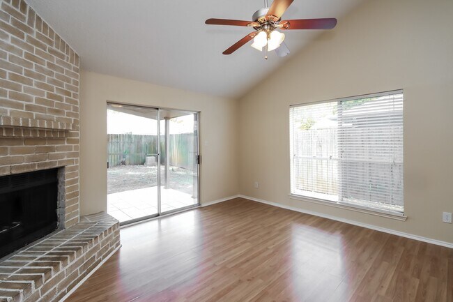 Building Photo - 17002 Enchanted Cir E