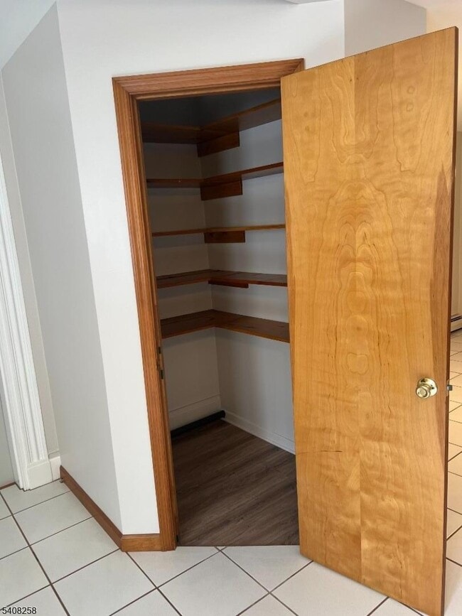 Building Photo - 192 Market St