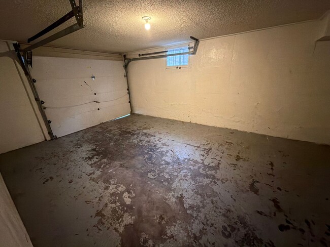 Building Photo - 3004 Capehart Dr