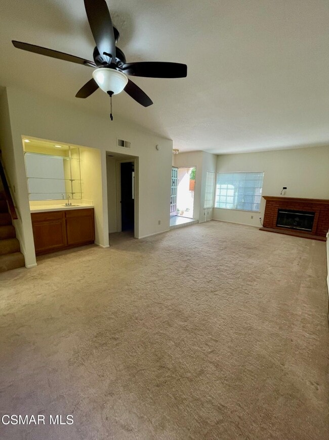 Building Photo - 270 Country Club Dr