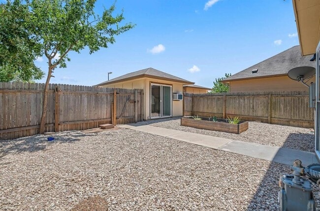 Building Photo - 4627 Senda Ln