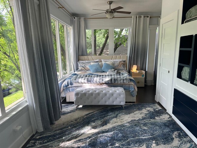 Building Photo - 3210 Hampton Rd