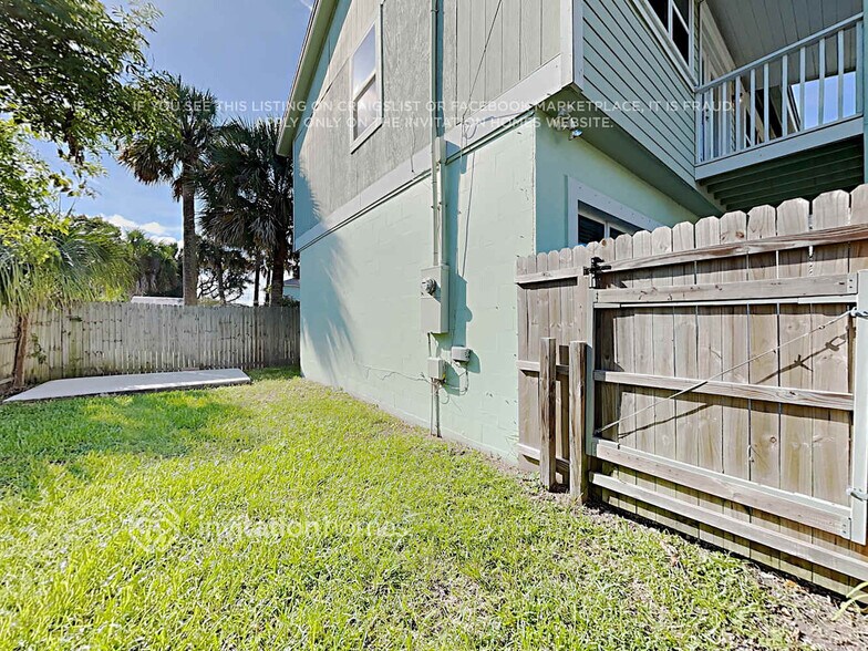 Building Photo - 410 4th St S