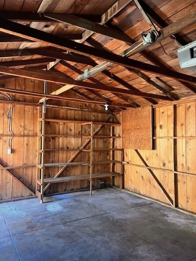 Building Photo - Santa Clara Charm ~ 3BR/1BA on Main Street