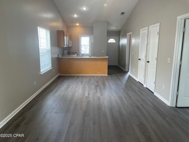 Building Photo - 3613 Eagle Ln