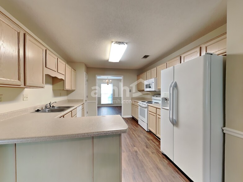 Building Photo - 536 Herring Ln