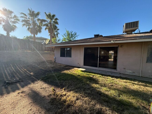 Building Photo - Victorville Green Tree Home- Refurbished 4 Bedrooms, 2 Bathrooms, New Paint,