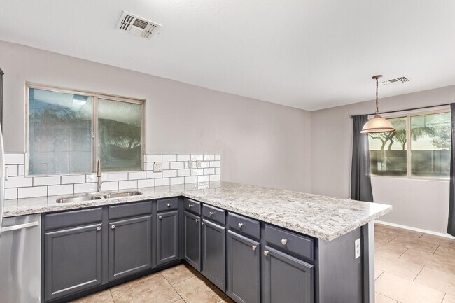 Building Photo - 1368 S 232nd Ave