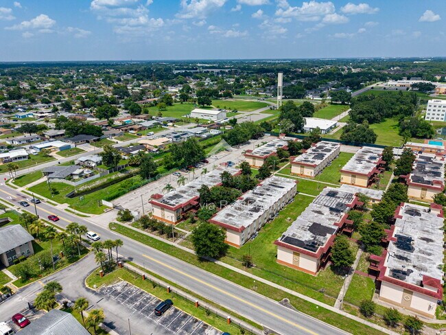 Building Photo - 748 Wyman Ct