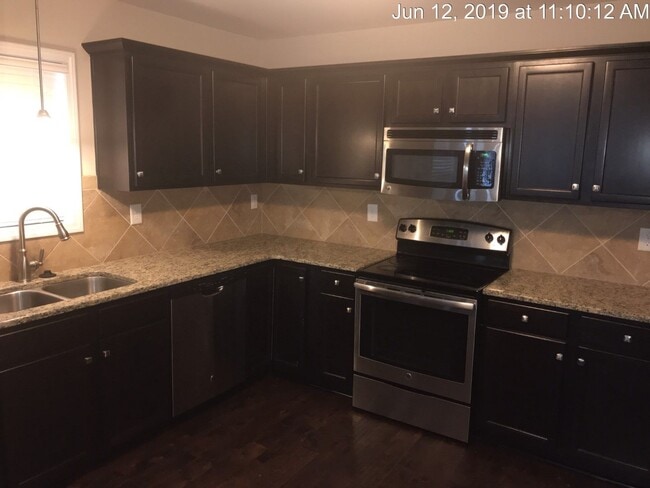 Building Photo - 124 Sorrel Ct