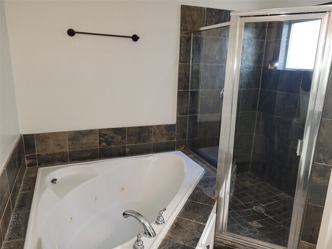 Building Photo - 4914 Rose St