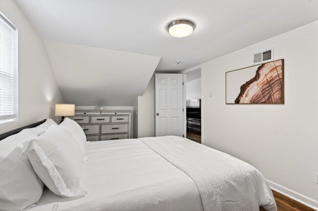 Building Photo - 146 W Felton Ave