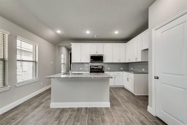 Building Photo - 1080 Norias Dr