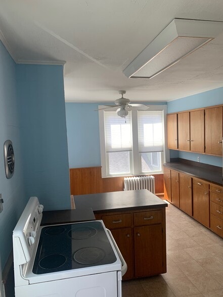 Kitchen - 215 Church St