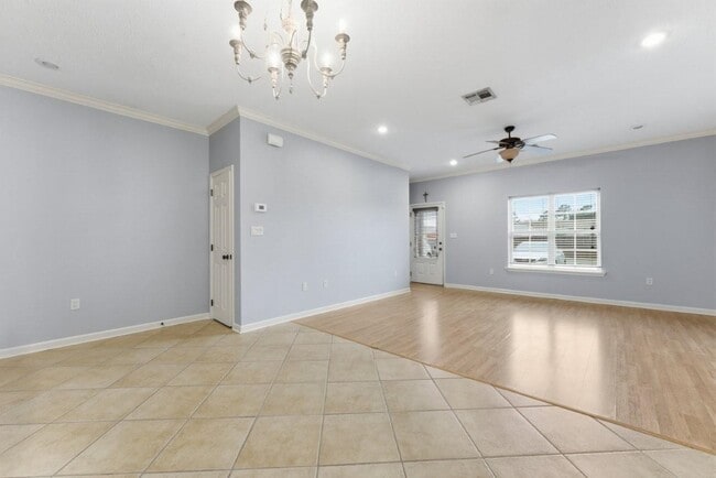 Building Photo - 620 Bienville St