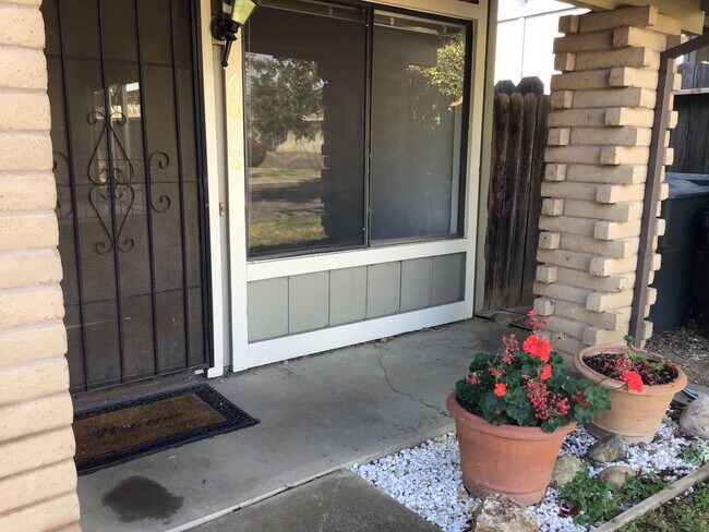 Building Photo - 6048 Margo Dr