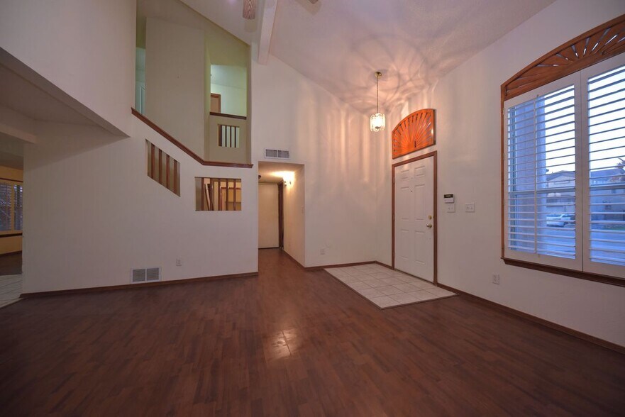 Building Photo - 12484 Tierra Espada Dr