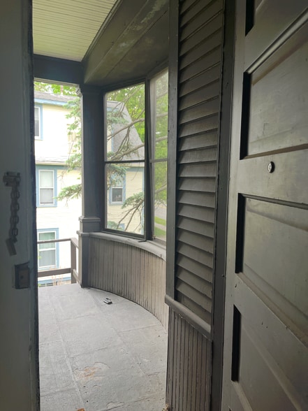 Building Photo - 717 W Huron St
